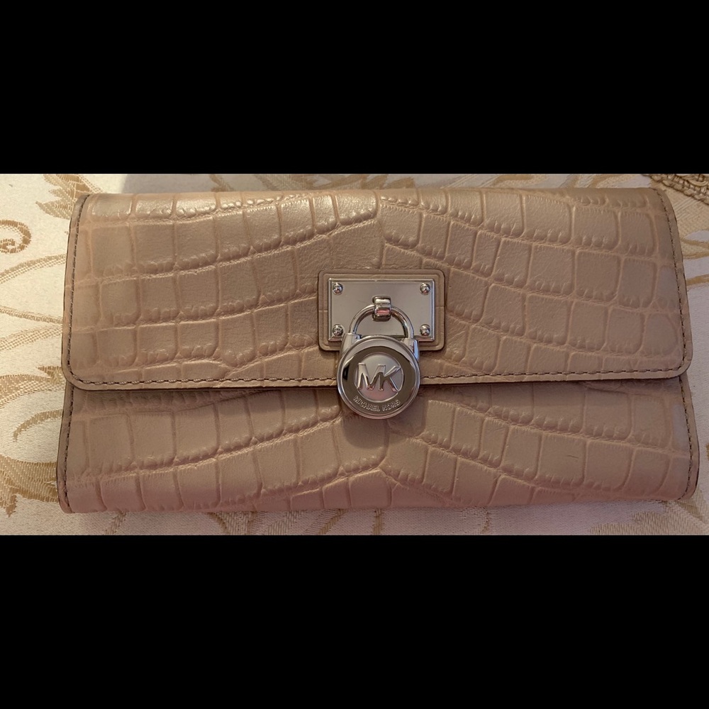 Michael kors wallet!